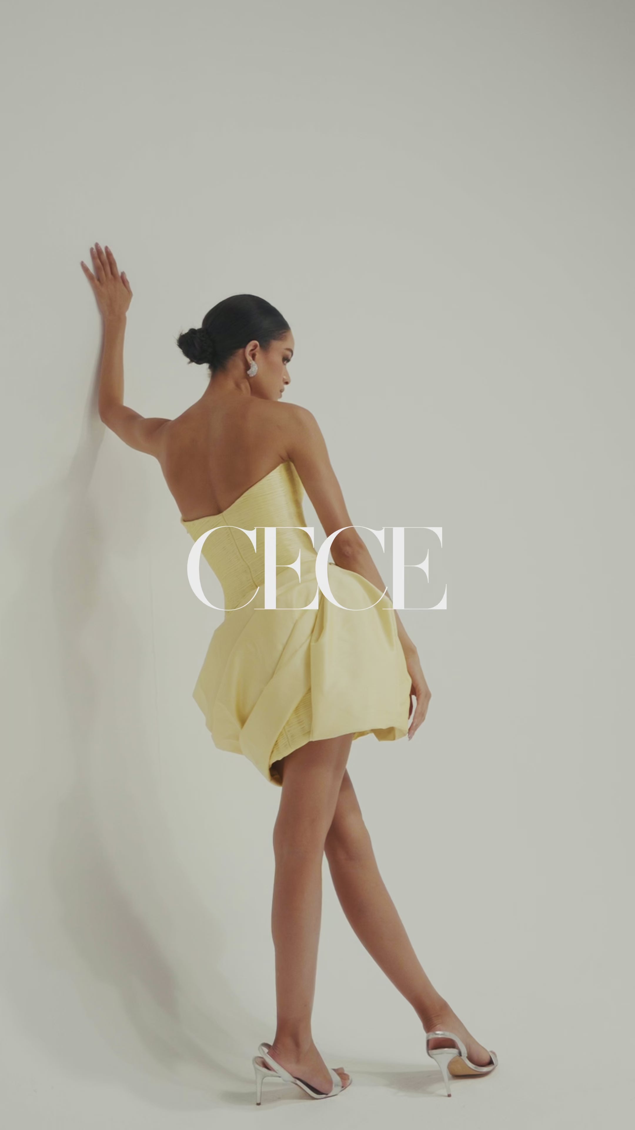 Yellow pleated taffeta dress with sculptural draping at the hip – a bold silhouette for gala nights, parties, and luxe events in the GCC or abroad, video